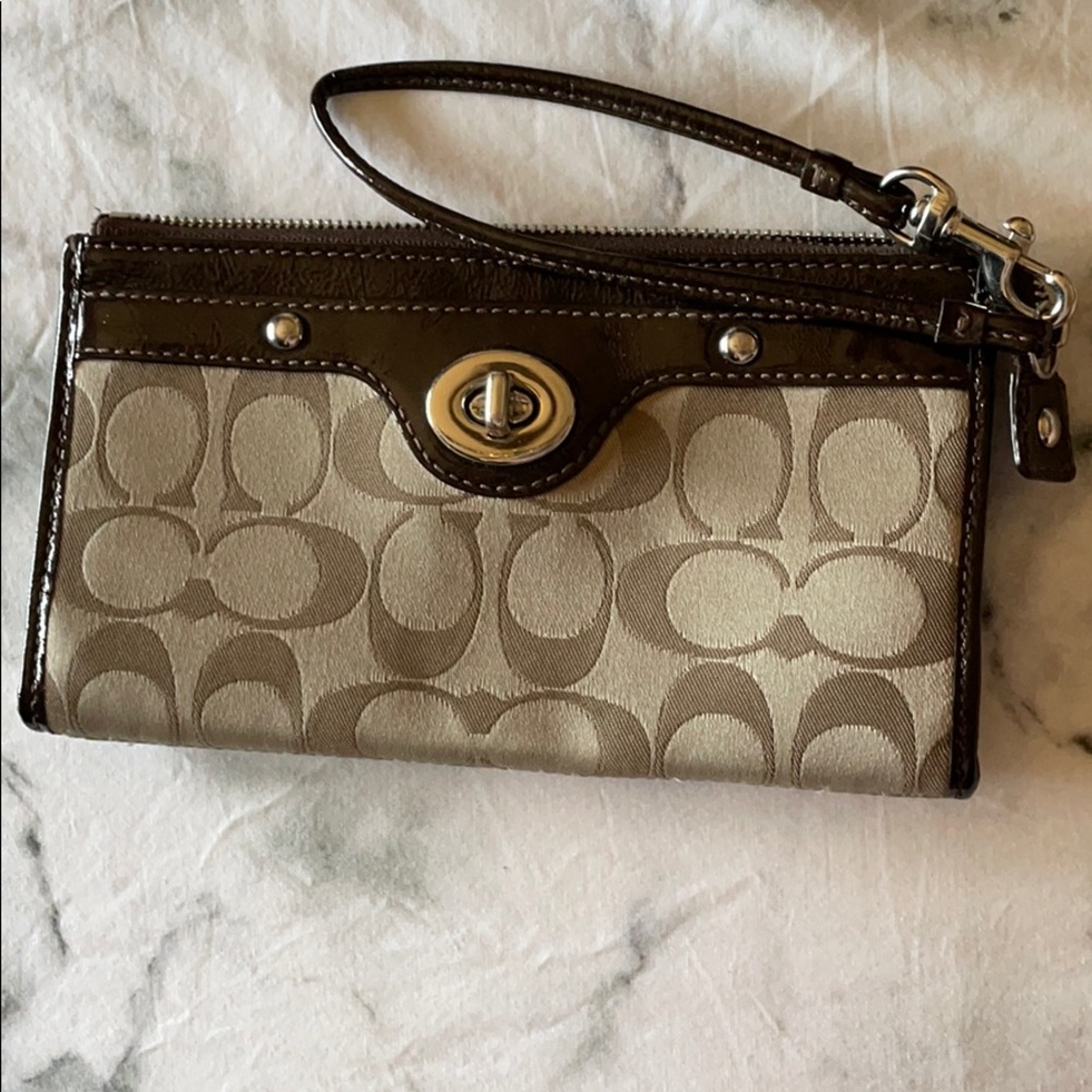 Coach wallet clutch